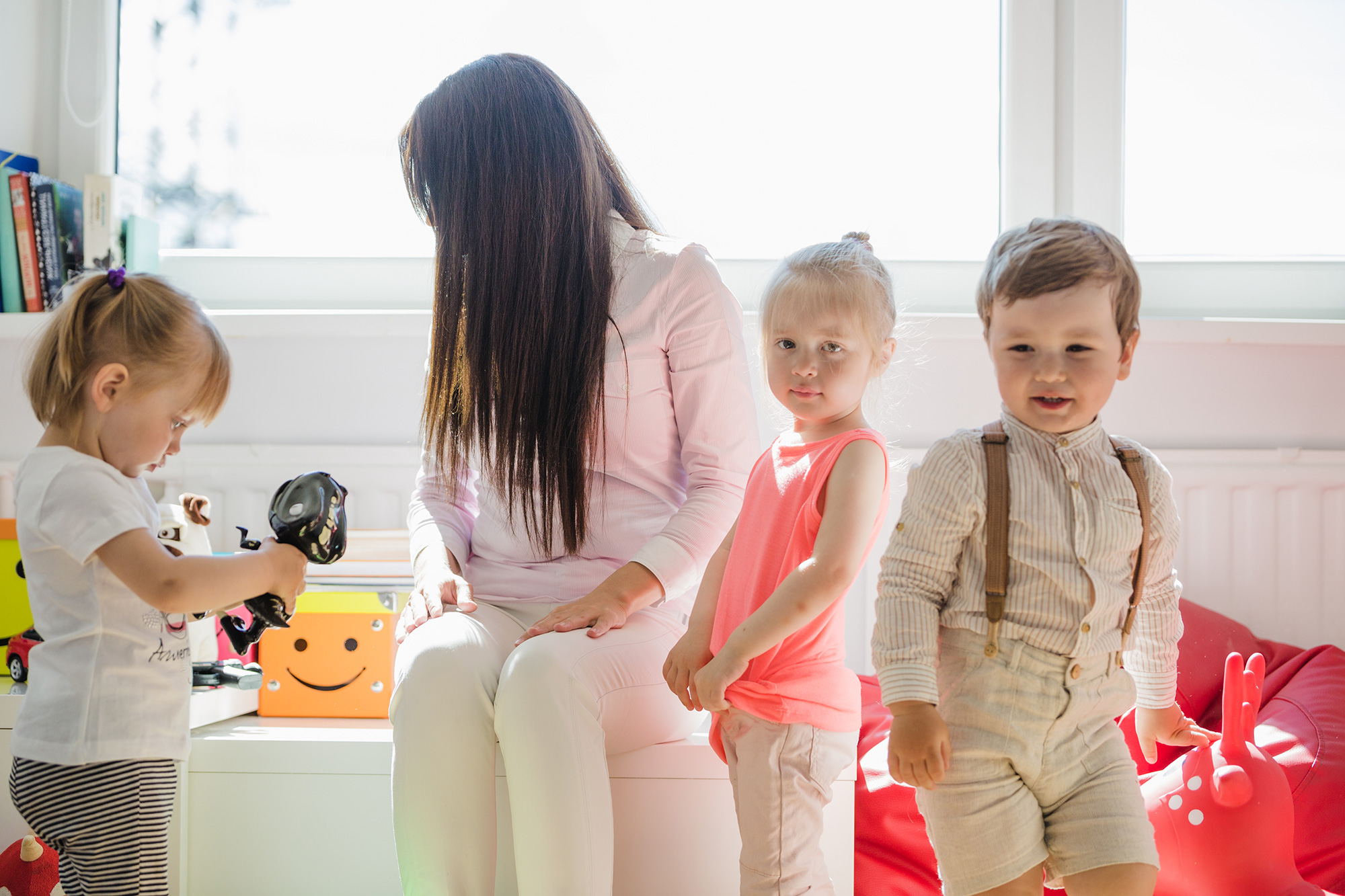 enfants à la crèche